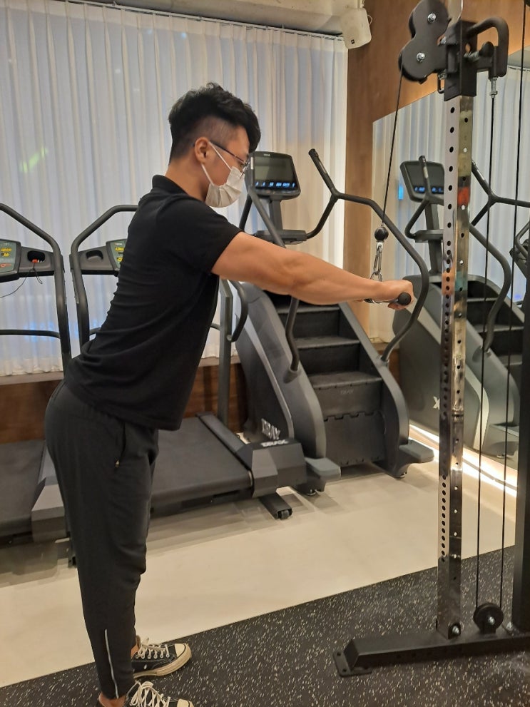  신중동pt 부천시청역pt 넓고 두꺼운 광배근 케이블 암풀다운