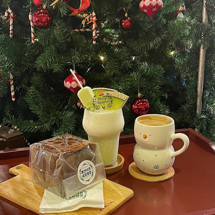 물건너온 세모점빵 경남 남해 카페 매일이 크리스마스
