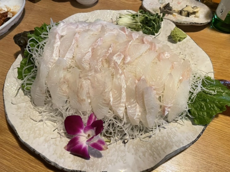  서울 강동구 성내동 : 강동구청역 : 묵호 : 자연산 활어회 : 이시가리회 생대구지리탕 맛집