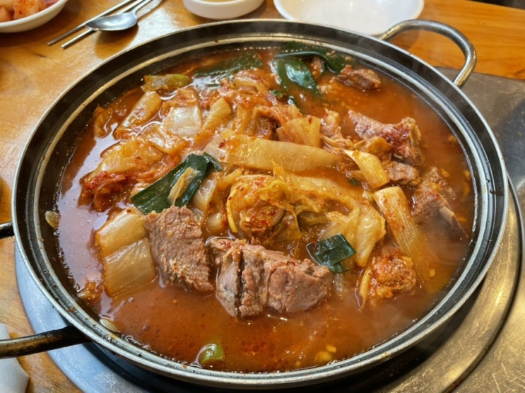  서울 송파구 방이동 : 잠실역 몽촌토성역 : 뼈찜대감자탕 : 방이먹자골목 뼈찜 묵은지갈비찜 묵은지감자탕 맛집
