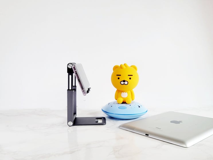 휴대폰 거치대 스탠드 태블릿도 거뜬한 힐링쉴드 폴딩 굳! 휴대폰 거치대 스탠드 태블릿도 거뜬한 힐링쉴드 폴딩 굳!