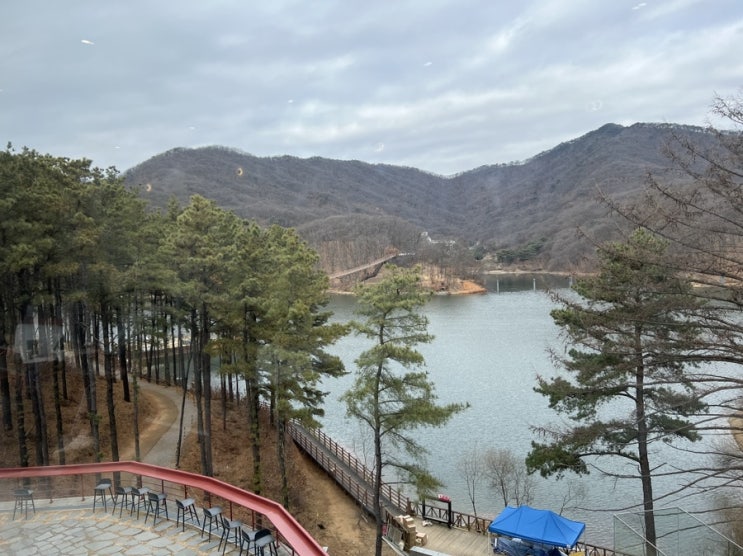  마장호수 카페: 아름다운 경치를 즐기는 레드브릿지 후기