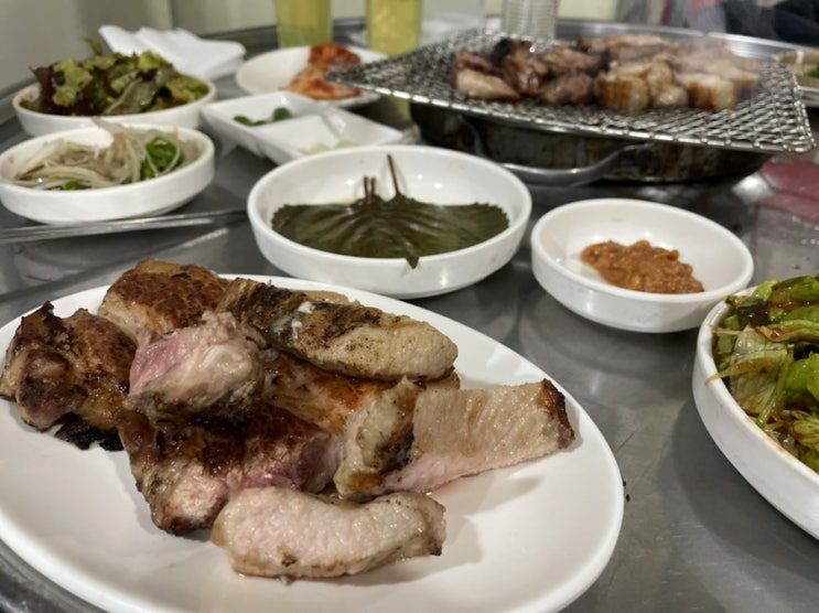  [대구/기찻길삼겹살] 두툼한 돼지고기 육즙이 한가득 기찻길참숯구이, 비산동 맛집, 대구 기찻길 삼겹살, 대구 삼겹살 맛집, 삼겹살 항정살 갈매기살 부위 메뉴 시세, 대구맛집추천