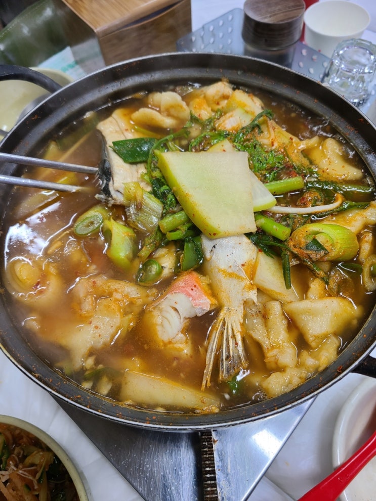 통영중앙시장 미정해물탕, 가성비 좋게 다양한 해산물을 즐기다.