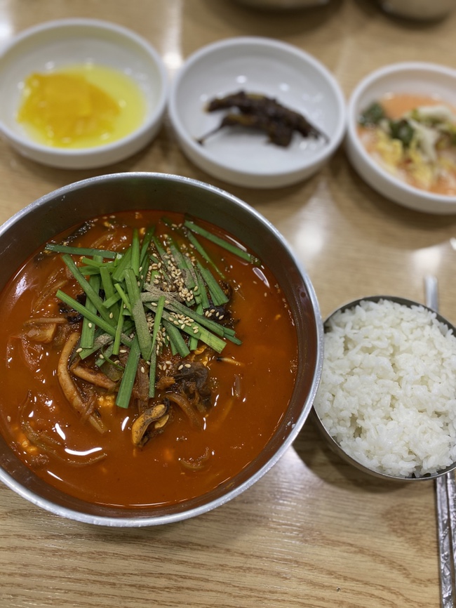  강릉짬뽕순두부 동화가든 본점
