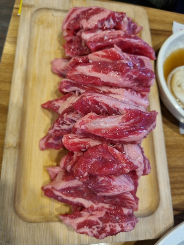  [선학역 고기집] 고기맛과 더불어 괜찮은 반찬들로 구성된 소갈비살 전문점
