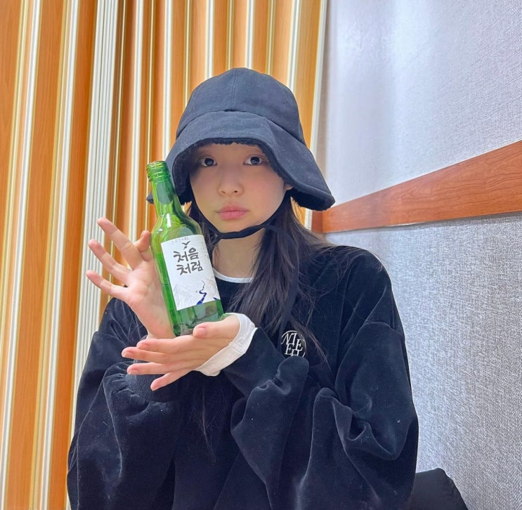  제니 니히 벨벳 (NIEEH VELVET ) 블랙 그리고 JENNIE의 처음처럼