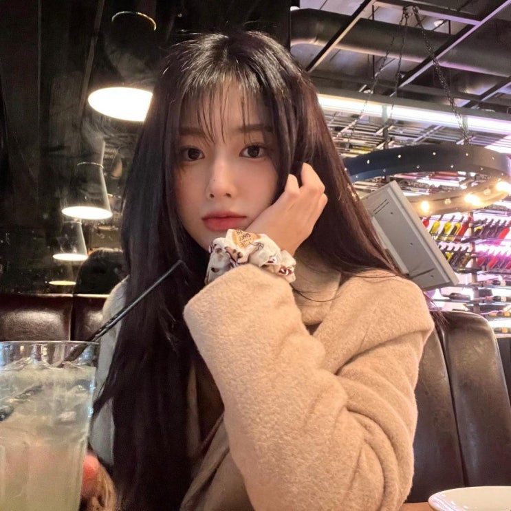 아이즈원 출신 강혜원, 뚜렷한 이목구비로 조각 같은 비주얼 뽐내 아이즈원 출신 강혜원, 뚜렷한 이목구비로 조각 같은 비주얼 뽐내