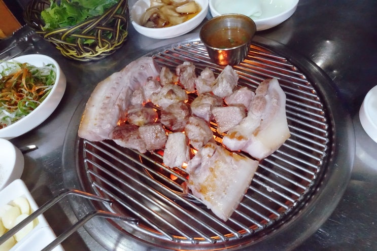  제주한림읍 흑돼지 맛집 연탄에 구워 먹는 한림칠돈가