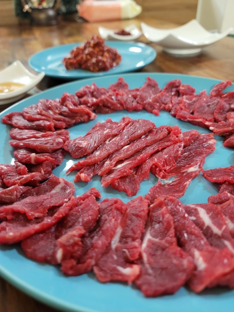  육사시미 맛집 대광영풍에서 구매해서 만들어본 육사시미와 육회초밥 (Feat. 빨간맛)