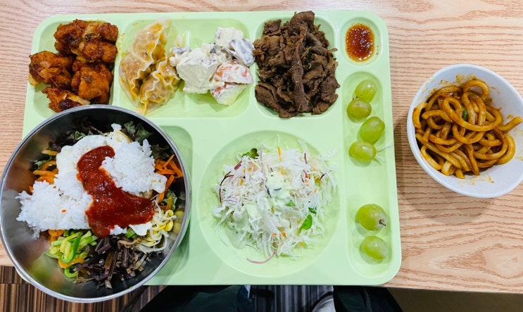  점심 메뉴 걱정 없는 직장인이라 너무 좋아요.