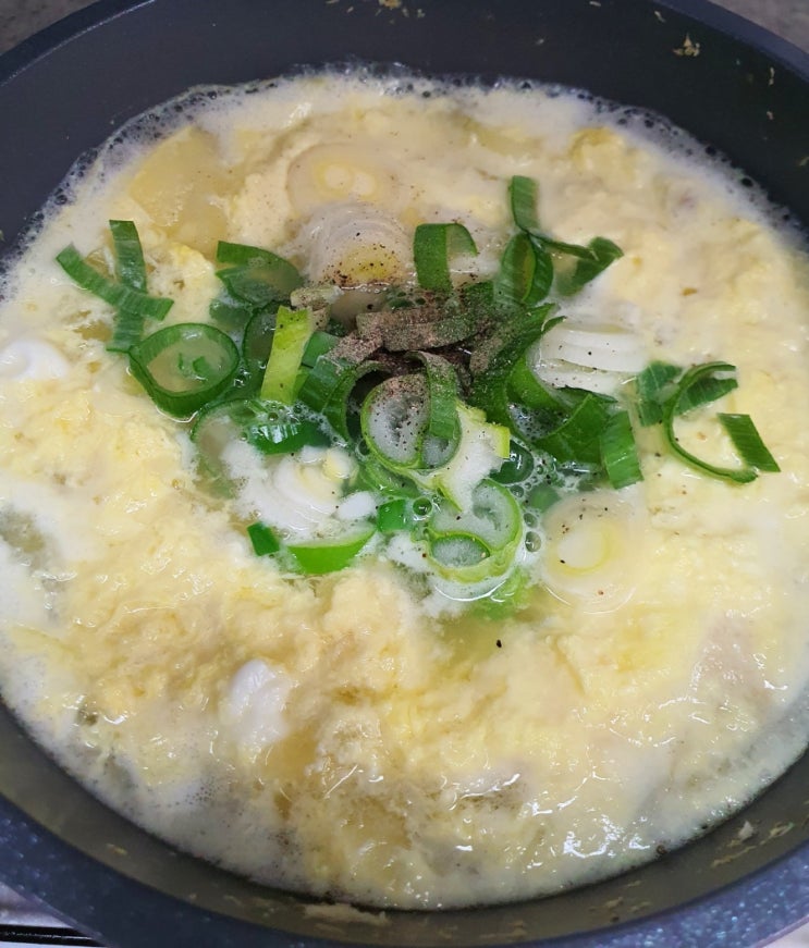  초간단 계란국 끓이기! 너무 쉬워요.(파쏭쏭계란탁)