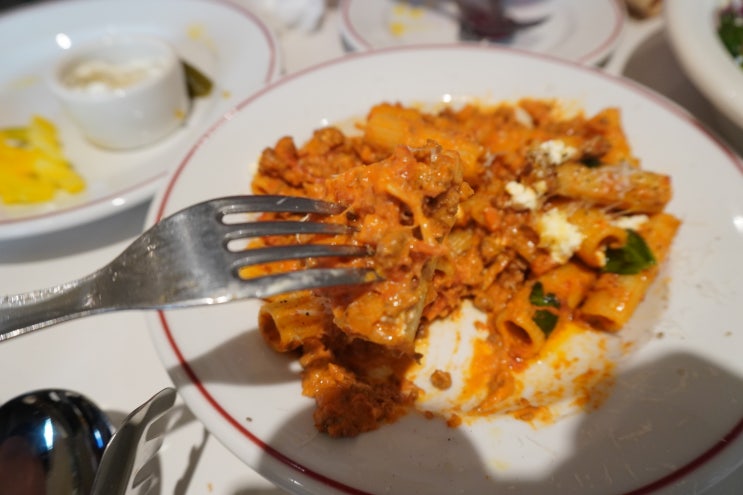  용인 레스토랑 맛있는 음식과 와인이 준비된 포멜로
