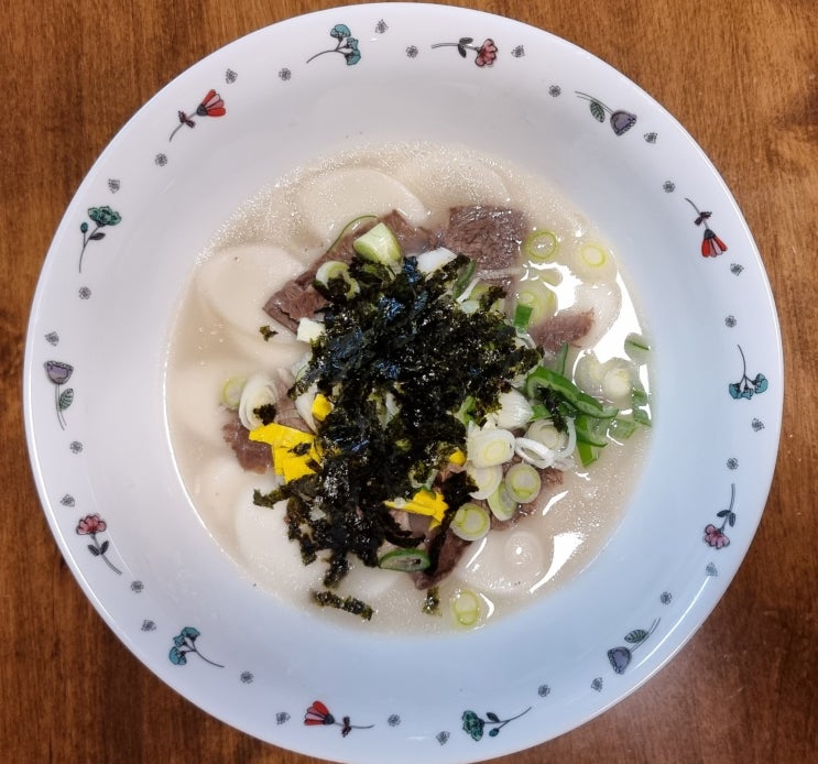  떡국 레시피 5분만에 소고기 떡국 끓이는법 (1등급 한우곰탕 밀키트 육수)