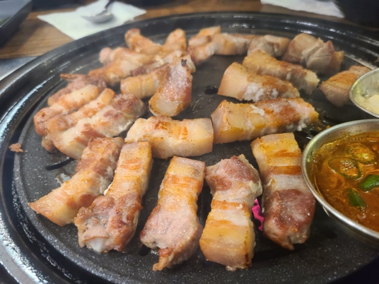 [서울-북창] 여러 통돼지 부위를! 북창동 먹자골목 맛집 - 육시리(ft. 압력밥솥 밥 맛집)