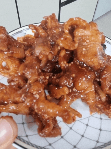 탱글탱글 닭발이 넘나 고소하고 맛있네  콘드로이친 무릎연골 위해..