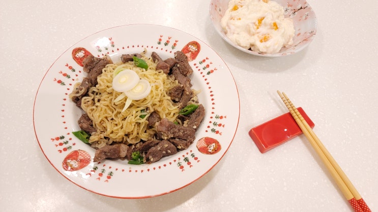  소고기 볶음라면 끓이는 법 알리오올리오 스타일 볶음 사리면 레시피
