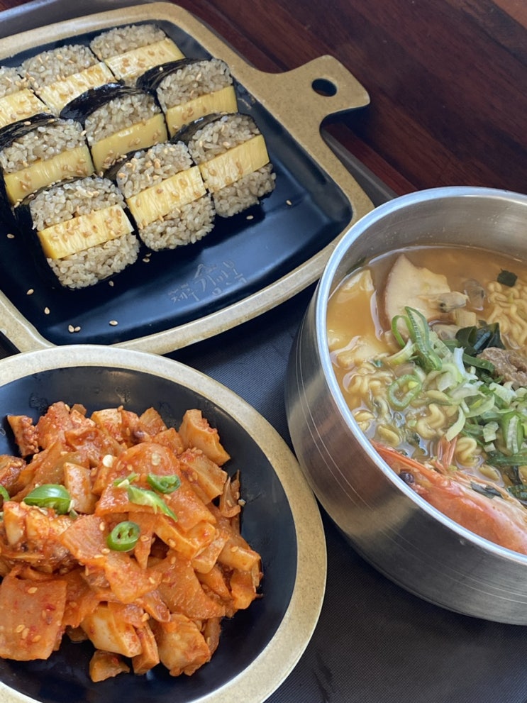  [제주 맛집] 제주 김만복 애월점 | 여기가 애월 뷰맛집 전복김밥 해물라면 오징어무침