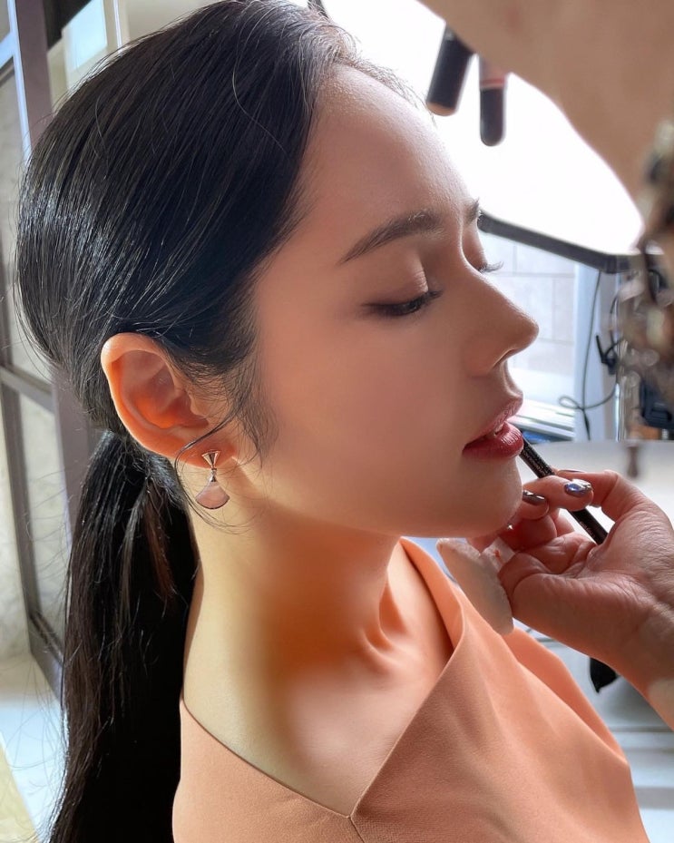  배우 한가인 4년 만에 예능 MC로 방송에 컴백하다