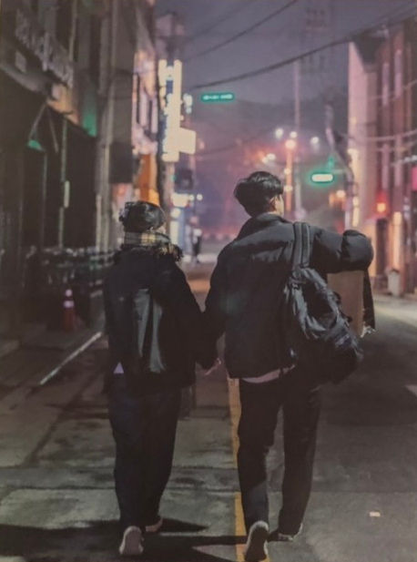  비 내리는 채송화 숲에서