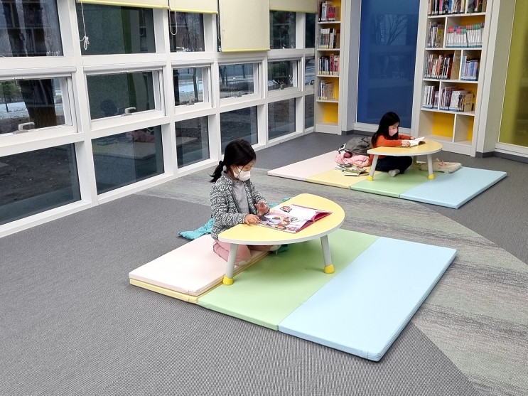 아이에게 책을 읽는 습관을 들이기 위한 노력, 도서관 다니기
