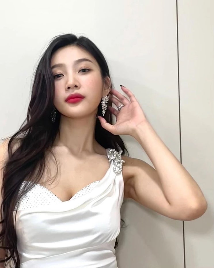레드벨벳 조이, 특정 신체 부위 강조 "좋아하는 사람 있을 때 슬쩍 보여주는 것" 레드벨벳 조이, 특정 신체 부위 강조 "좋아하는 사람 있을 때 슬쩍 보여주는 것"