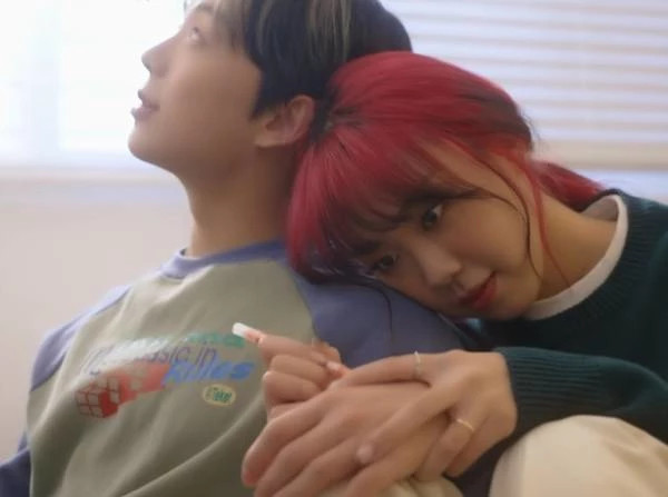 '다이어트' 이영지 래원, 신곡 '프리지아' 뮤비 발표 "뽀뽀까지...이래 놓고 안 사귄다고???" '다이어트' 이영지 래원, 신곡 '프리지아' 뮤비 발표 "뽀뽀까지...이래 놓고 안 사귄다고???"