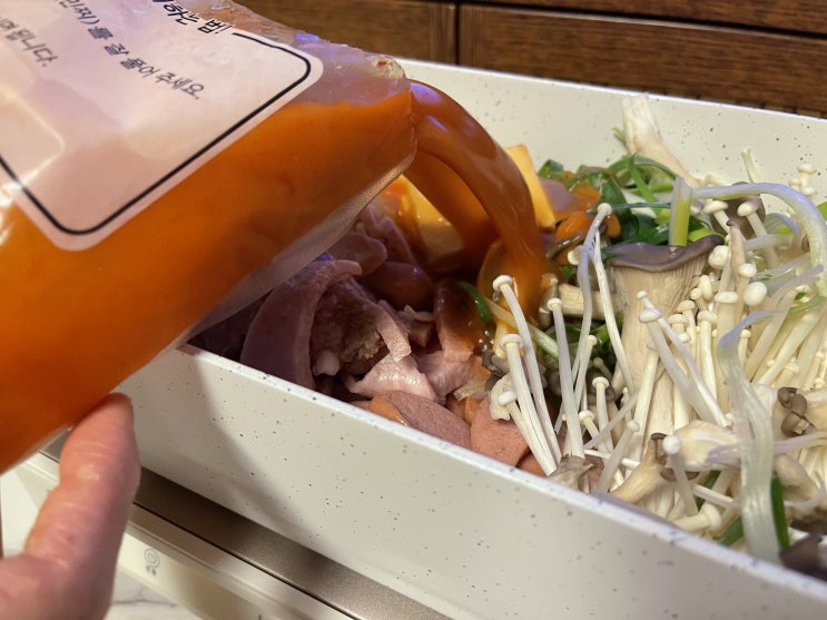 땅스부대찌개 구수한 오리지널 부대찌개 보통맛