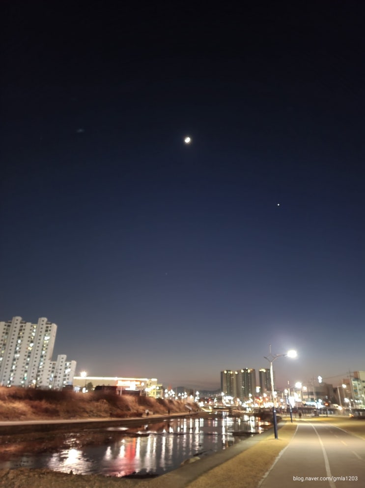  달이 이쁜 저녁