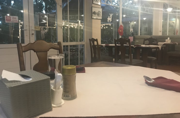  기대를 가지고 온 식당과 음식 혼자 아닌 개미님과 합석