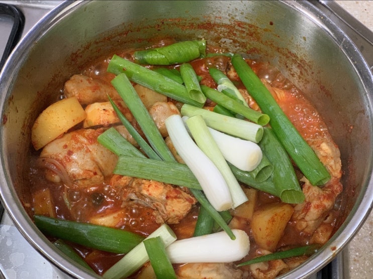  닭볶음탕 만들기(닭 손질이 맛의 8할)