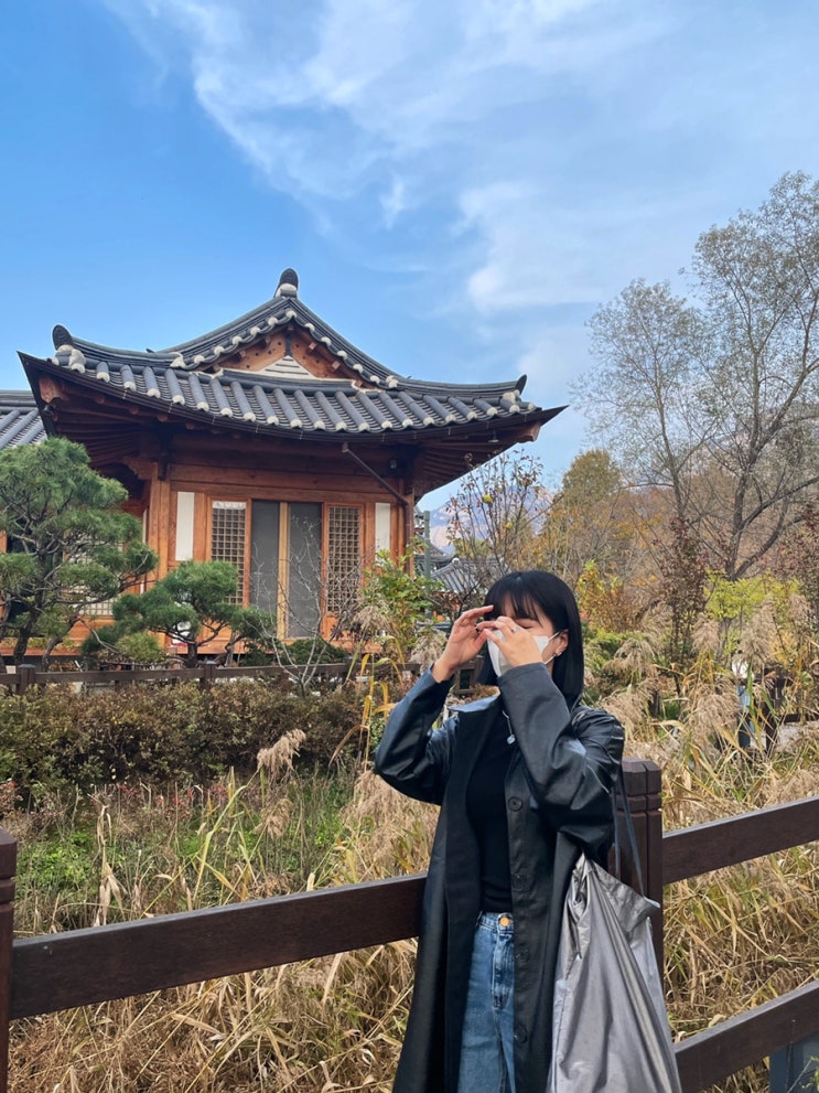  은평 한옥마을 단풍 구경 카페 1인1잔, 롱브레드