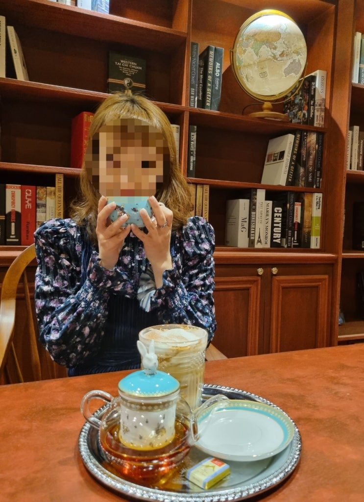  당산역 데이트하기 좋은 카페 맨홀커피에서 티타임 즐기며 놀았어요