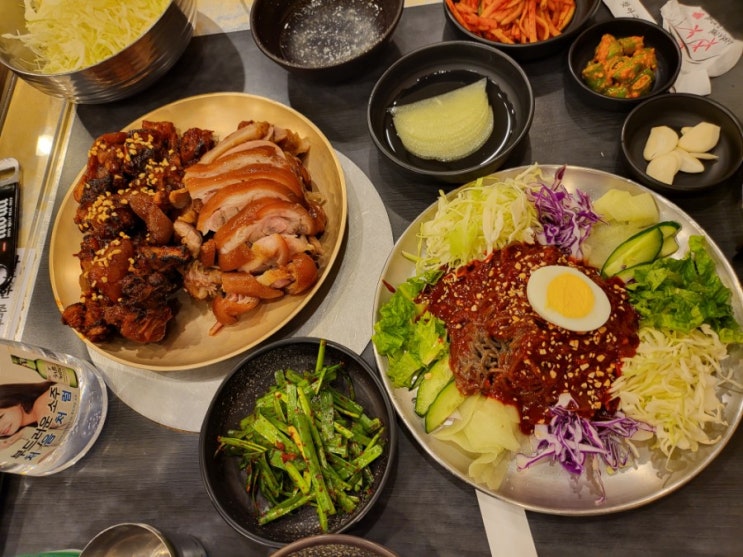  어제의 맛집 - 카페 코피티암, 리에제 와플, 만족오향족발, 스타벅스 신메뉴
