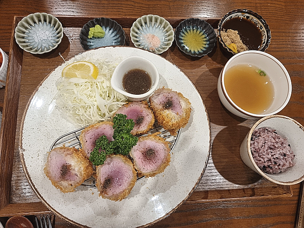  첨단맛집, 필링돈까스에서 맛있는 안심카츠를 먹어보자
