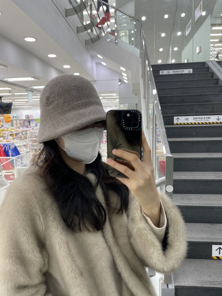  비비안웨스트우드 버킷햇 현아 울모자 클로슈햇 선물받았어요