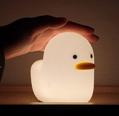  밤을 따스하게 밝혀줄 러블리덕 LED 오리 무드등