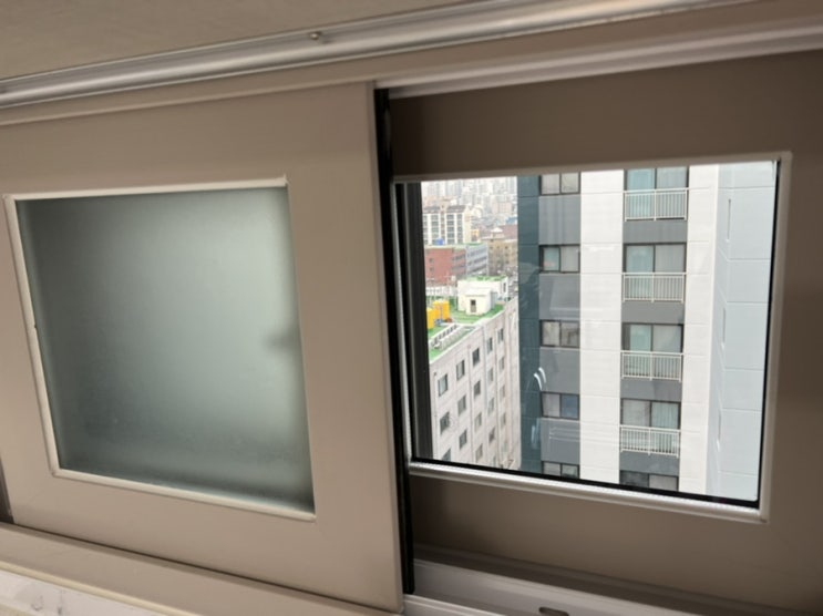  남편의 도전 4화: 반투명시트지로 우리집의 프라이버시 지키기! '애드모어 창문용 안개시트' 시공기