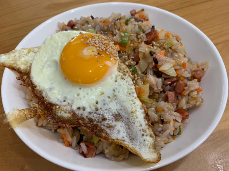 냉파요리 추천! "햄 야채 볶음밥 " 만들어서 아이와 함께 냠냠 (+ 대림 김밥햄, 청정원 프리미엄 굴소스 활용) 냉파요리 추천! "햄 야채 볶음밥 " 만들어서 아이와 함께 냠냠 (+ 대림 김밥햄, 청정원 프리미엄 굴소스 활용)