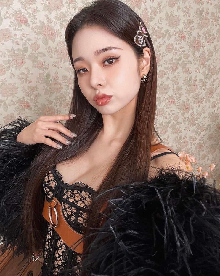 '솔로지옥' 프리지아, 누드톤 원피스 파격 패션으로 볼륨감 넘치는 몸매 관심 '솔로지옥' 프리지아, 누드톤 원피스 파격 패션으로 볼륨감 넘치는 몸매 관심