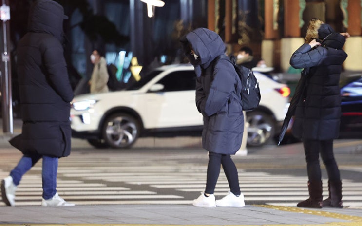 횡단보도에 발 걸쳐 있다면… 횡단보도에 발 걸쳐 있다면…