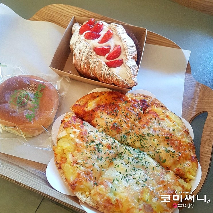 남양주 화도 화수분제빵소 베이커리 카페: 명인 단팥빵 맛집 (With. 감자 피자빵&딸기 크루아상)