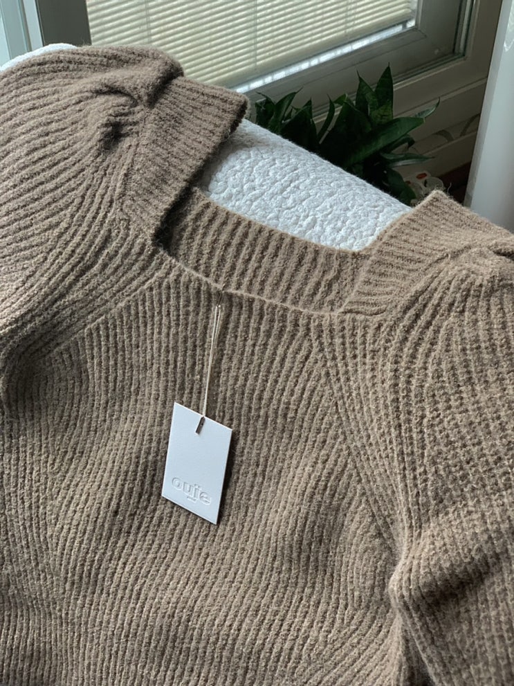 w컨셉 스퀘어넥 니트 추천 : (Ouie) OU538 wool square neck puff knit 내돈내산 후기