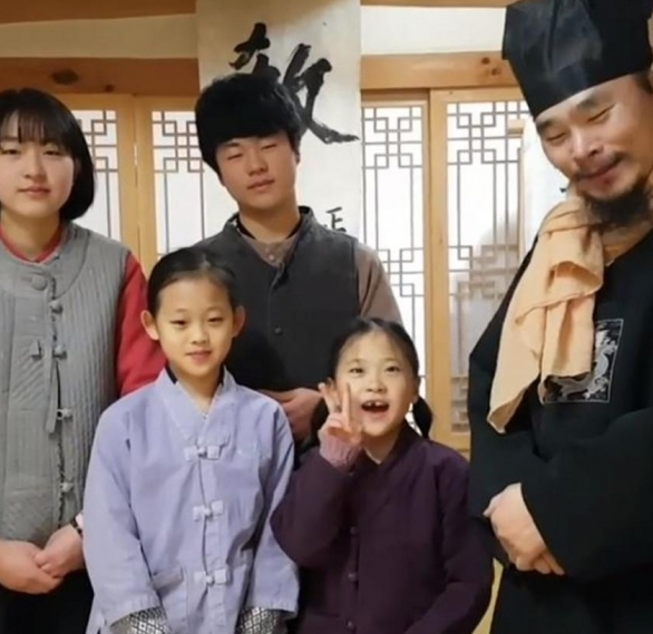 김봉곤 가족, 와이프, 자녀, 훈장, 프로필