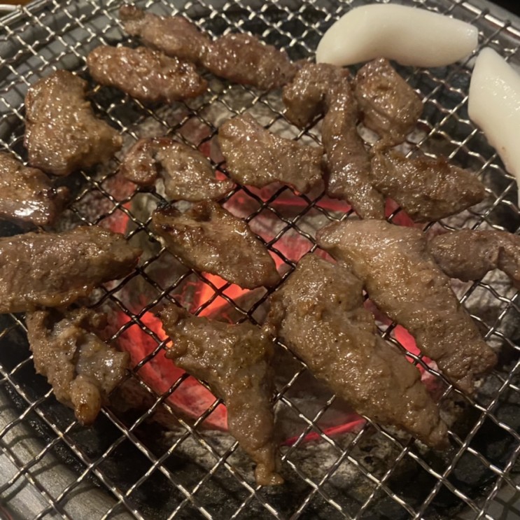 [논현역/반포동 맛집] 서울갈매기 - 숯불에 구운 부드러운 갈매기살과 푸짐한 한 상, 존맛탱