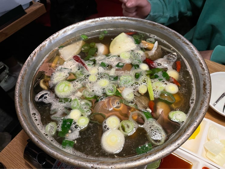  서울 송파구 방이동 : 잠실역 : 명불허전 원조골뱅이 방이점 : 방이먹자골목 통골뱅이 맛집