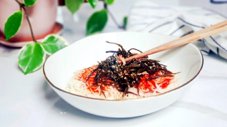  톳 비빔국수 오독오독 매콤달콤 다이어트 해조류 톳요리