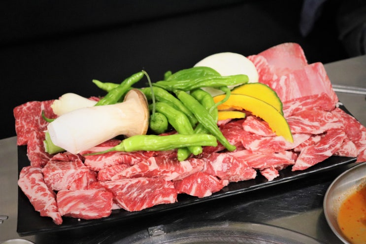  < 서충주 킹스데일 맛집 > 도축장인의 소한판 1kg
