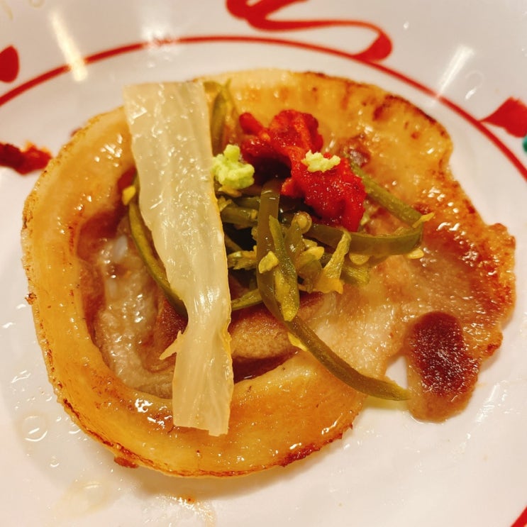  [강남역 삼겹살 맛집] 교대이층집 강남역점 - 살살녹는 꽃삼겹 고기쌈과 시골된장찌개