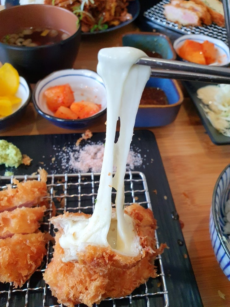 호돈돈가스 겉빠속촉 부드러운 돈까스 신월동 맛집 매콤 제육덮밥 제치세트 연돈보단 호돈 호돈돈가스 겉빠속촉 부드러운 돈까스 신월동 맛집 매콤 제육덮밥 제치세트 연돈보단 호돈